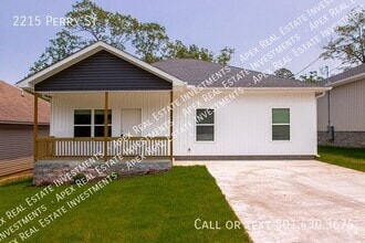 Building Photo - 2215 Perry St