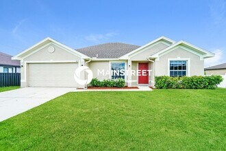 Building Photo - 1817 SW 12th Ln