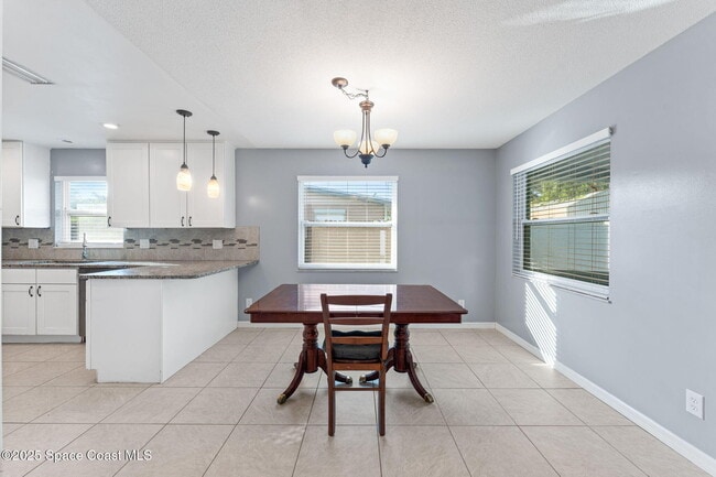 Building Photo - 1565 Venus St