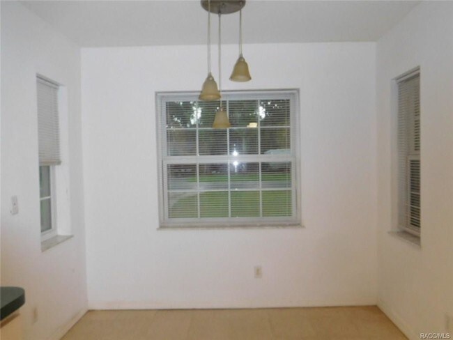 Building Photo - 6776 E Red Robin Ln