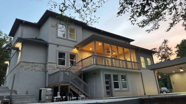 Building Photo - 6110 E Bluff Dr