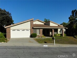 Building Photo - 337 Fox Hills Dr