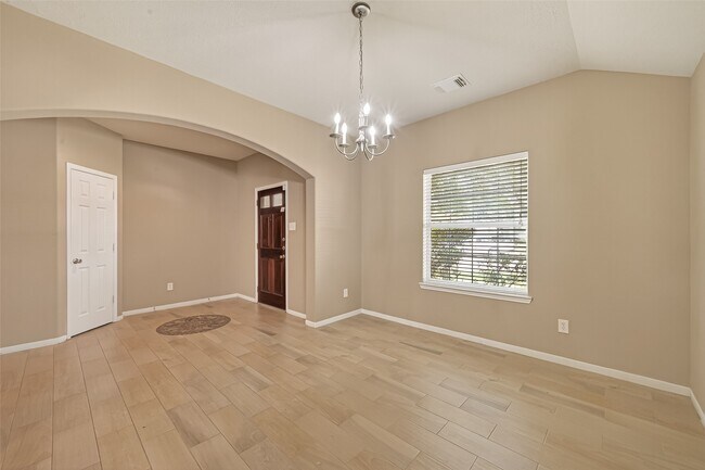 Foto del edificio - 926 Dracena Ct