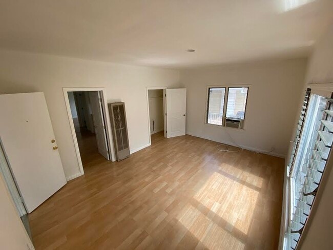 Building Photo - 414 N Maple Dr