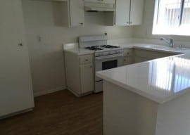 Primary Photo - 345 Avocado St