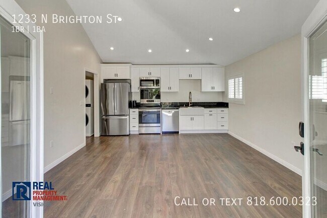 Building Photo - 1233 N Brighton St