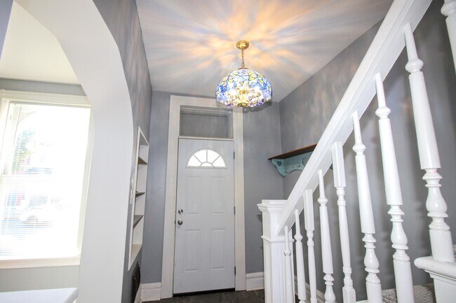 Foto del edificio - 825 Bates St