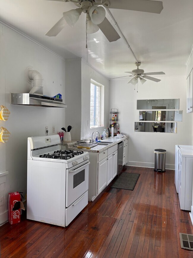 Foto del edificio - 7810 Saint Charles Ave