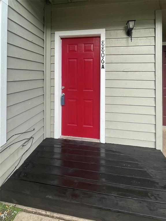 Foto principal - 8806 Schick Rd