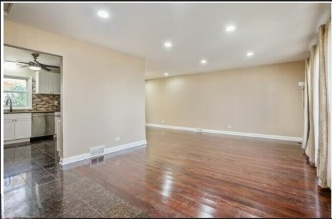 Foto del edificio - 812 S School St