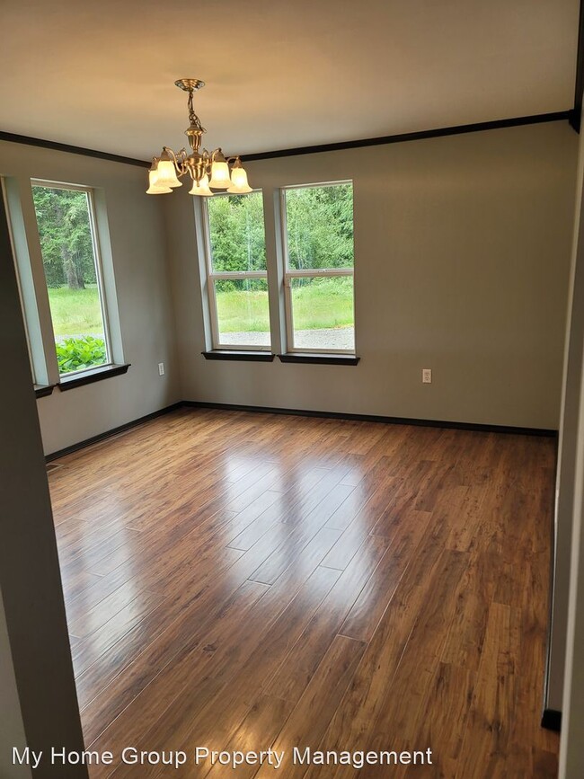 Building Photo - 4 br, 2.5 bath House - 6812 342nd St S