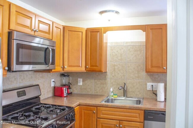 Foto del edificio - 319 Webster Ave