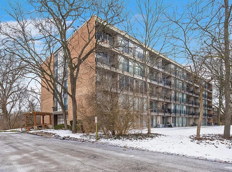 Building Photo - 5820 Oakwood Dr