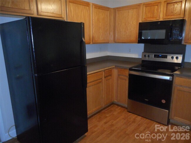Building Photo - 8037 Shiny Meadow Ln