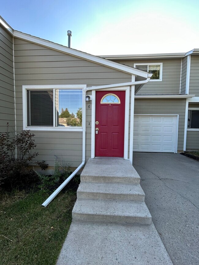 Building Photo - 1802 Lincoln -Unit 6 - - 1