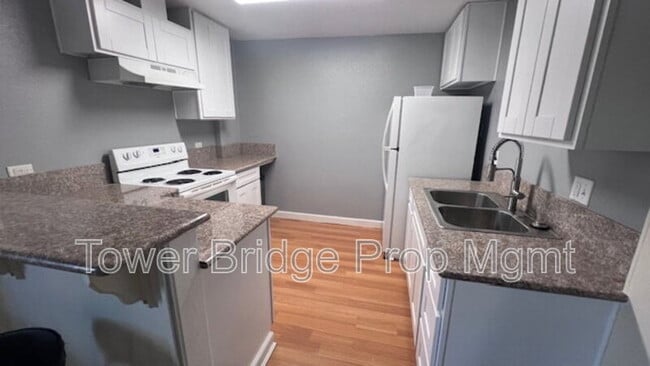 Building Photo - 122 I St