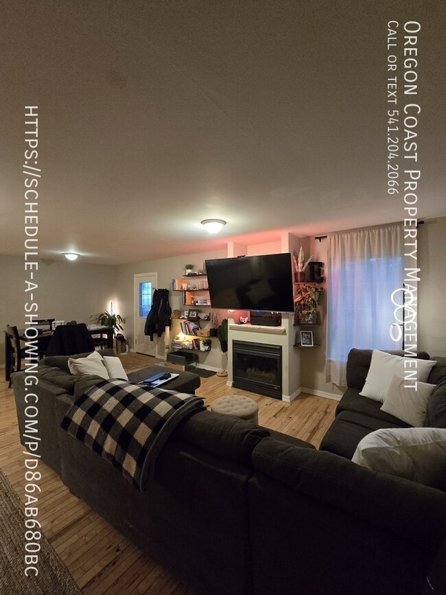 Foto del edificio - 3Bed/2Bath in NE Lincoln City