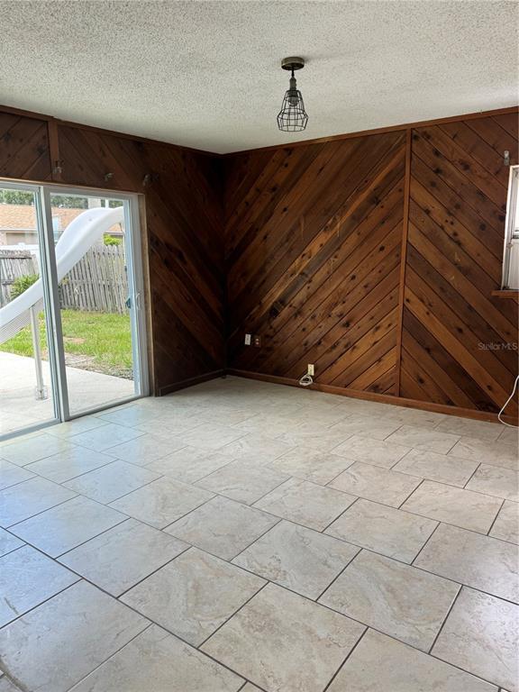 Building Photo - 1372 Cottonwood Terrace