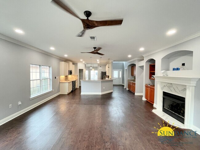 Foto del edificio - Gorgeous 3 Bedroom Home in the Gated Commu...
