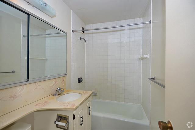 Regency Towers photo 2