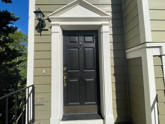 Foto del edificio - Amazing Forest Heights Townhouse 3 Bed 3 B...