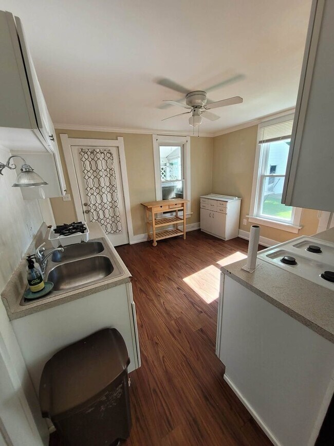 Foto del edificio - 3 Bedroom 1 Bath