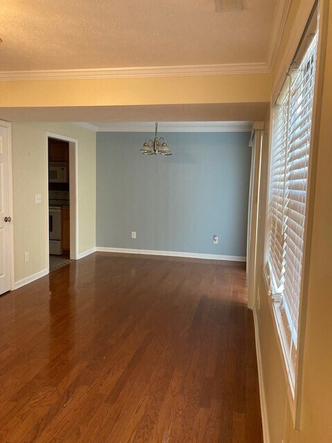 Foto del edificio - 504 Pilgrim Ct