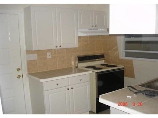 Building Photo - 6800 Sea Ranch Dr