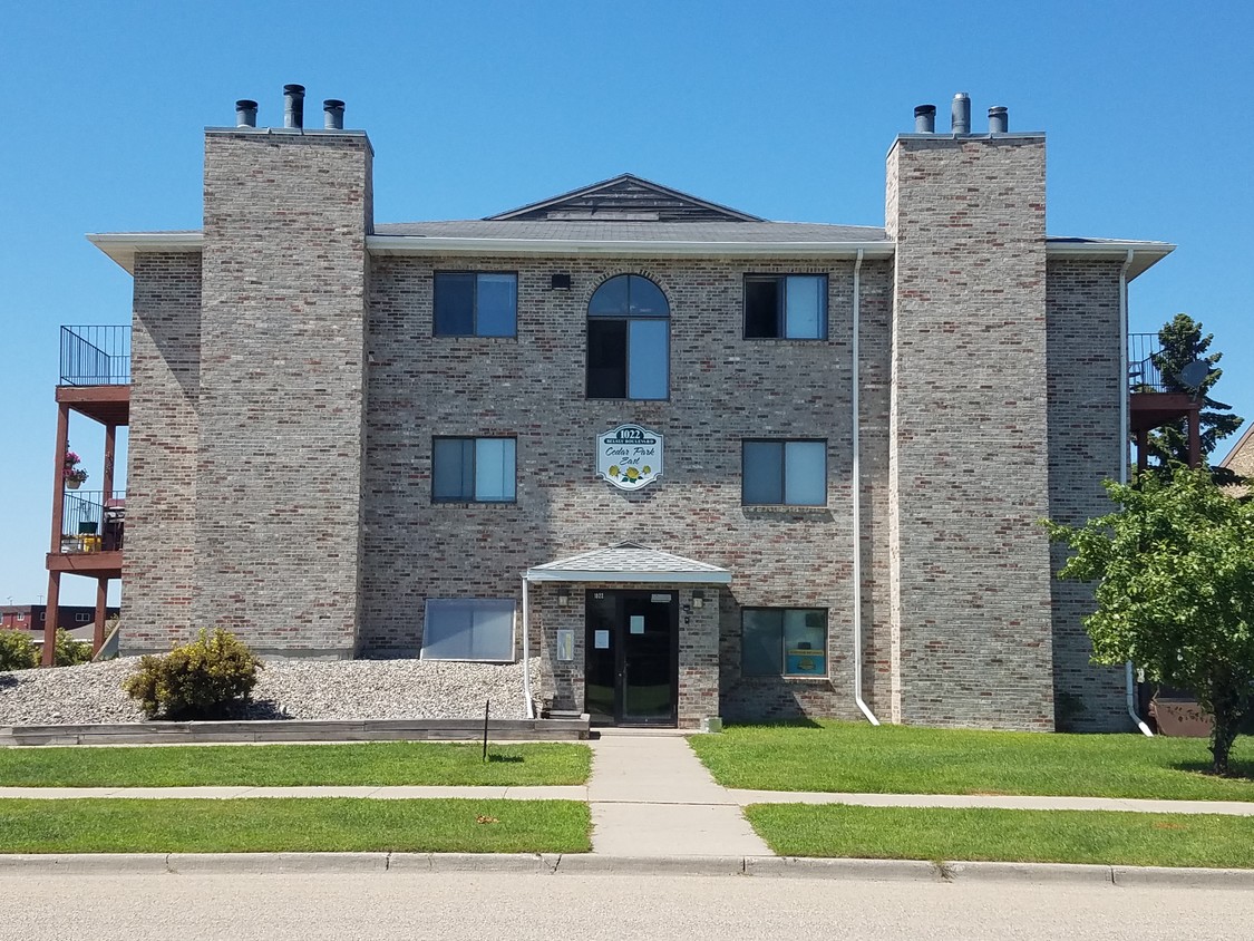 Primary Photo - Cedar Park Apartments