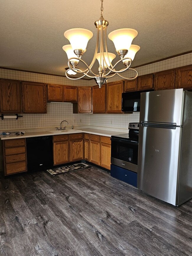 Building Photo - 3212 Greenbrier Dr. Bettendorf, IA 52722