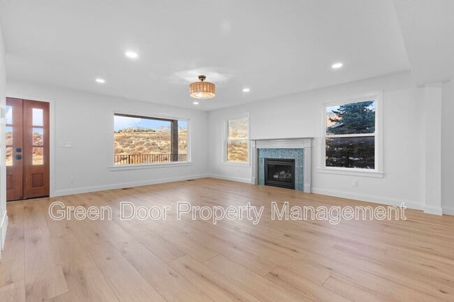 Building Photo - 2460 Dimple Dell Rd