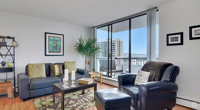 Building Photo - 1434 Burnaby St