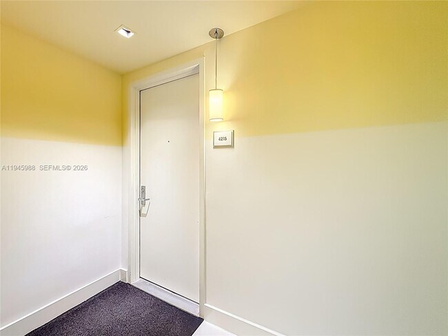 Foto del edificio - 475 Brickell Ave