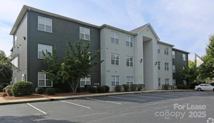 Foto principal - 1310 Fleming Rd