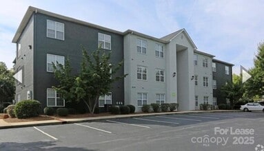 Building Photo - 1310 Fleming Rd