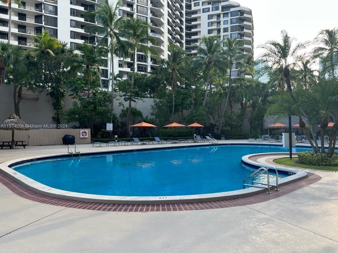 Foto principal - 540 Brickell Key Dr