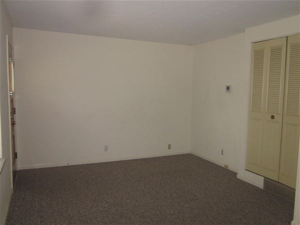 Building Photo - 2412 Mount Claire Ave
