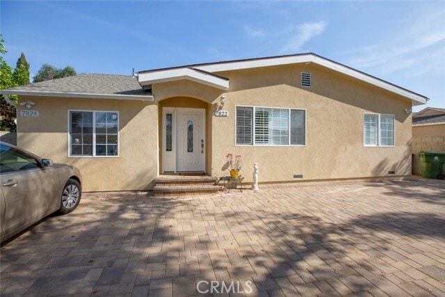 Foto del edificio - 7822 Hazeltine Ave