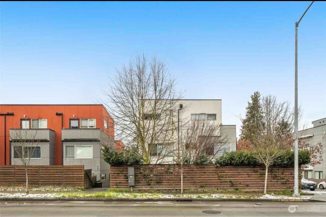 Building Photo - 8601 Delridge Wy SW