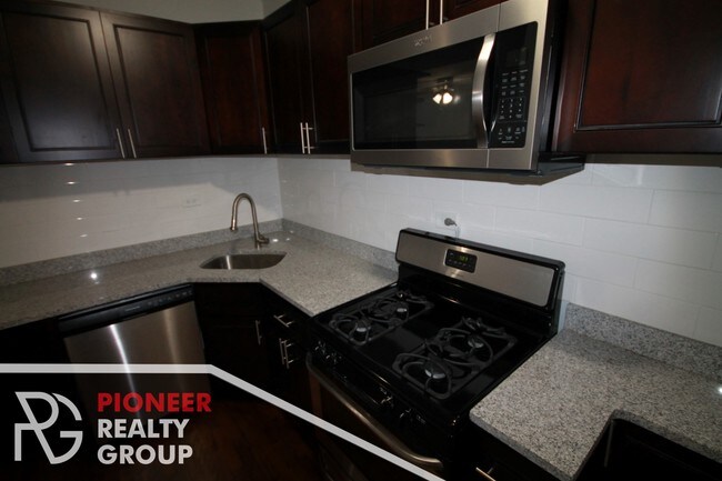 Foto del edificio - 6100 N Winthrop Ave