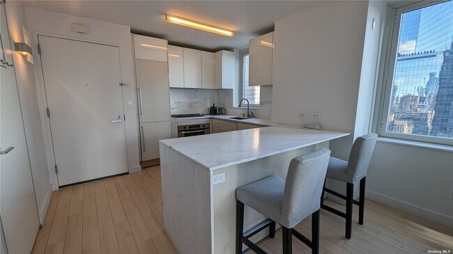 Building Photo - 322 W 57th St
