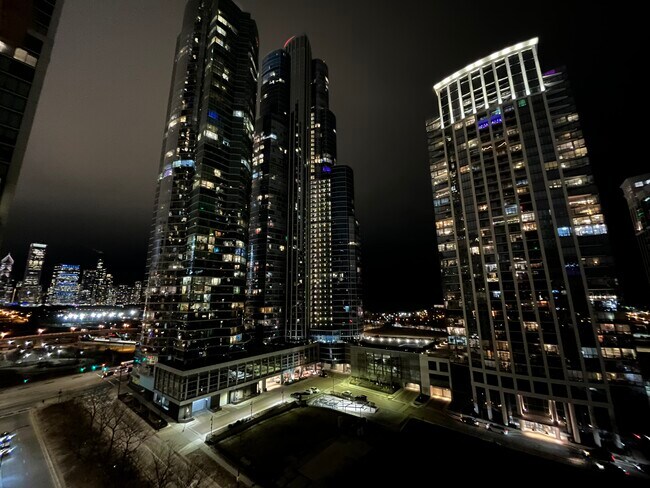Foto del edificio - 1250 S Indiana Ave