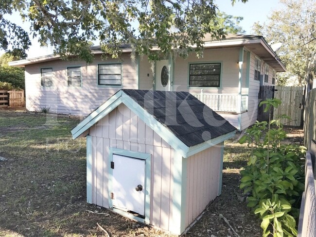 Building Photo - 10070 Harris Ave