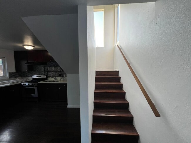 Foto del edificio - 1017 E 18th St
