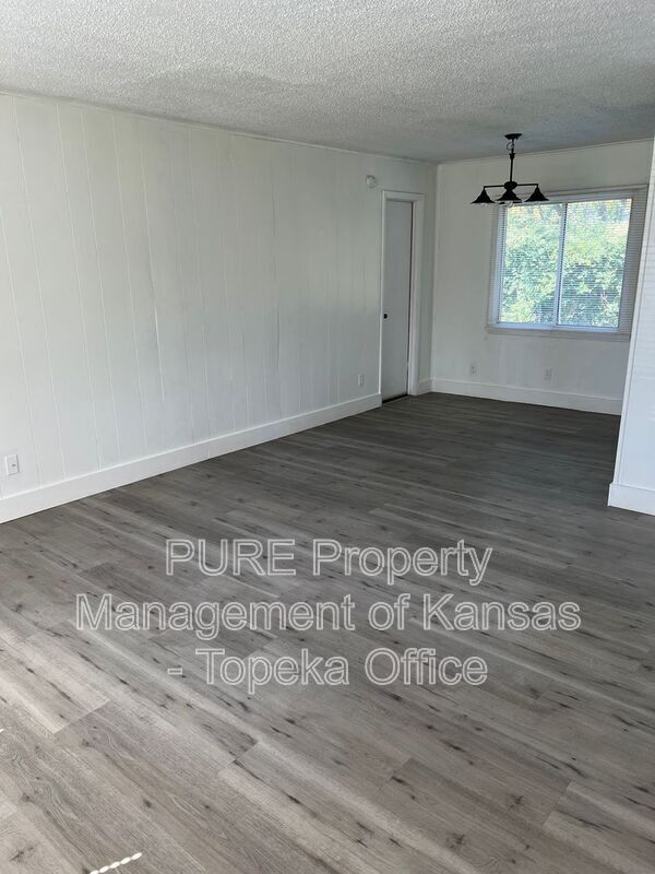 Building Photo - 3643 SW Clare Ave