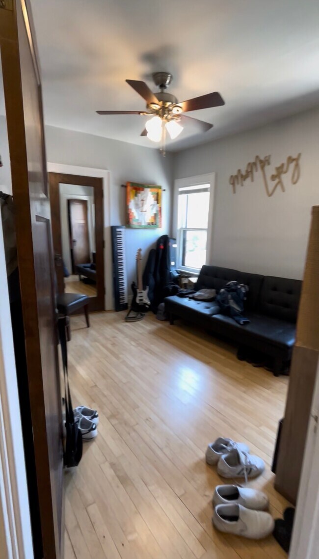 Foto del edificio - 2156 N 62nd St
