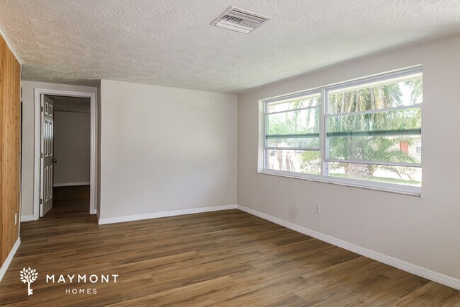 Foto del edificio - 6632 Sierra Terrace