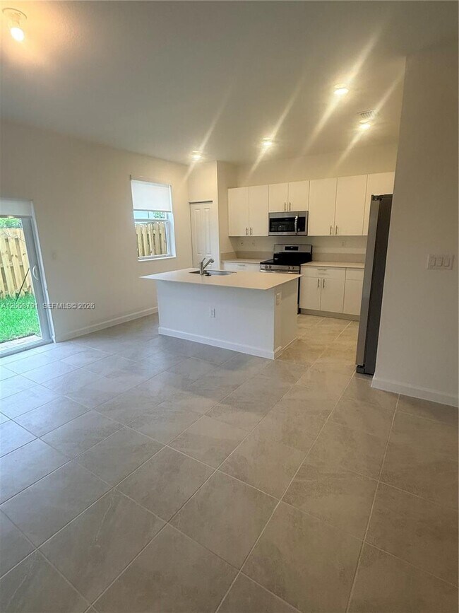 Foto del edificio - 2746 SE 24th Terrace