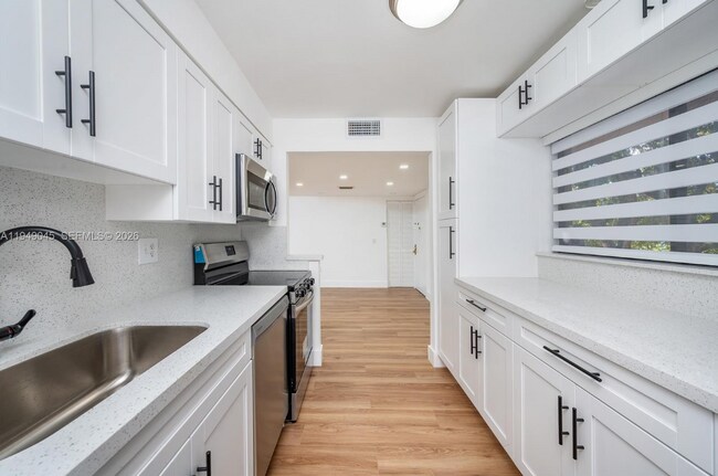 Foto del edificio - 8415 SW 107th Ave