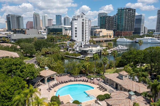 Photo - 705 Mainsail Dr Townhome